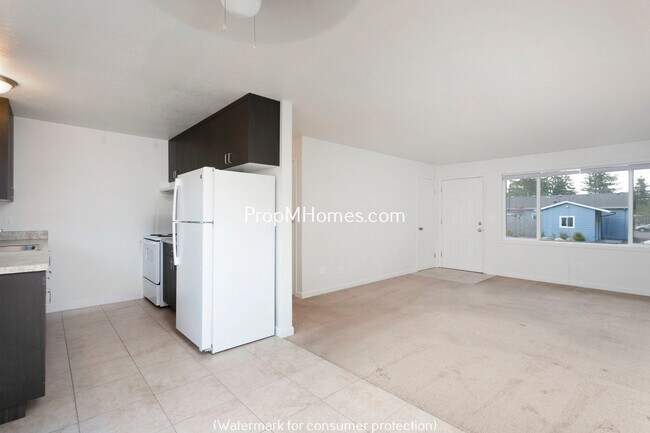 Photo - Beautifully Updated NE Portland Glenfair O... Unidad 15535 NE Glisan Street 5