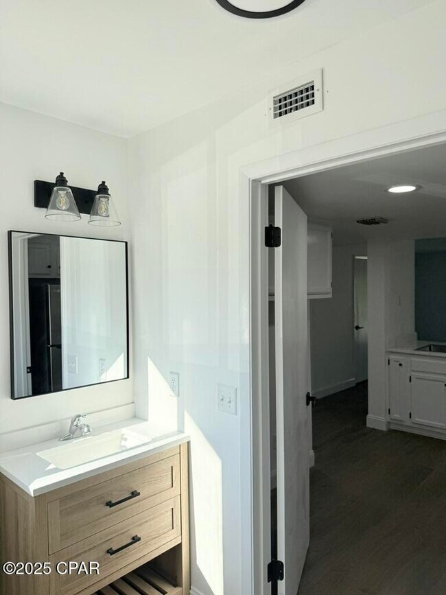 Photo - 401 E Beach Dr