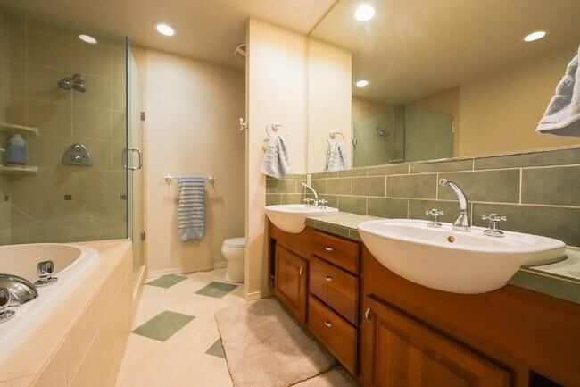 Private Room for Rent with Garage Access – Bedroom 5
