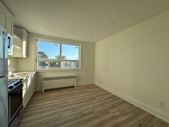 Photo - 611 Concession St