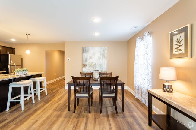 Dining Area - Park Lane Villas North