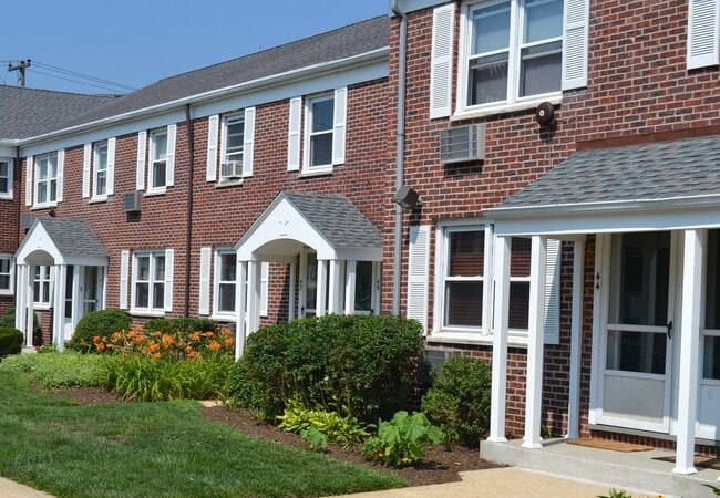 Shrewsbury Manor