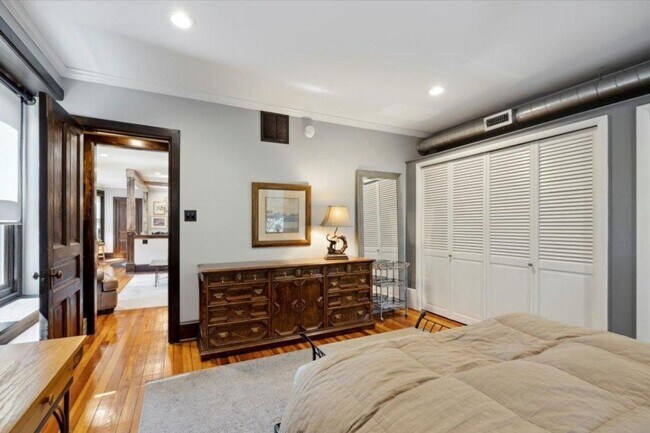 Photo - 415 W Union St Unit 2