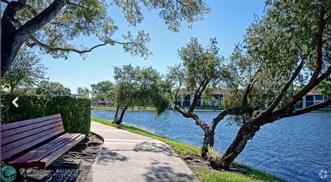 Building Photo - 208 Lake Pointe Dr Unit 202 Rental