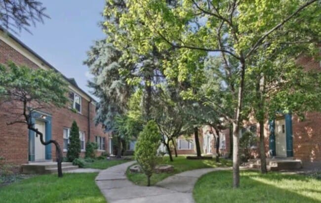 Building Photo - 2112 W Farragut Ave Unit J1 Rental