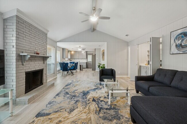 Photo - 3334 San Mateo Dr