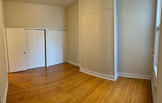 3911 Pine St Unit 2F