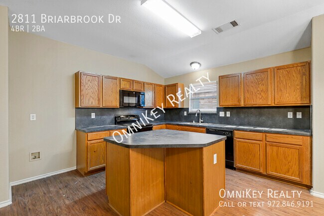Photo - 2811 Briarbrook Dr