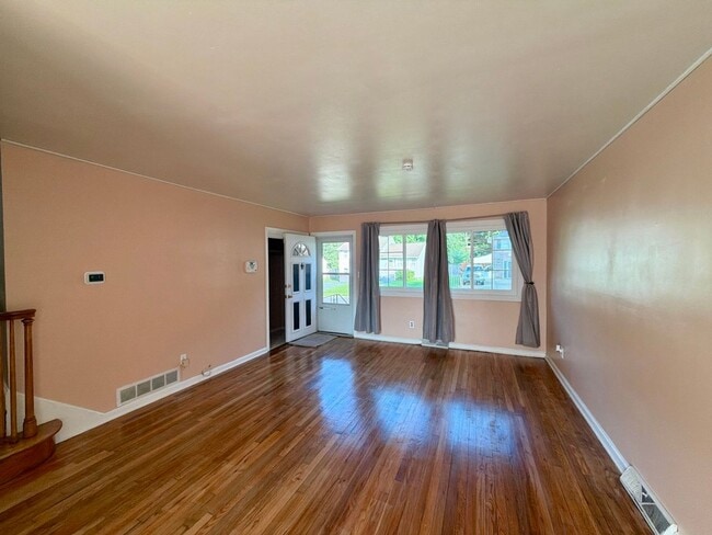 Photo - 18 Aquilla Ave