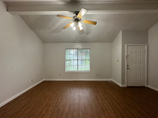 Photo - 201 Barbara St Unit A