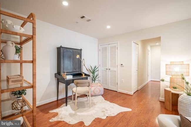 Photo - 4113 S Four Mile Run Dr Unidad 404