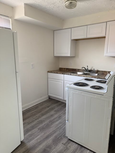 Photo - 2324 Iroll Ave Unit 5