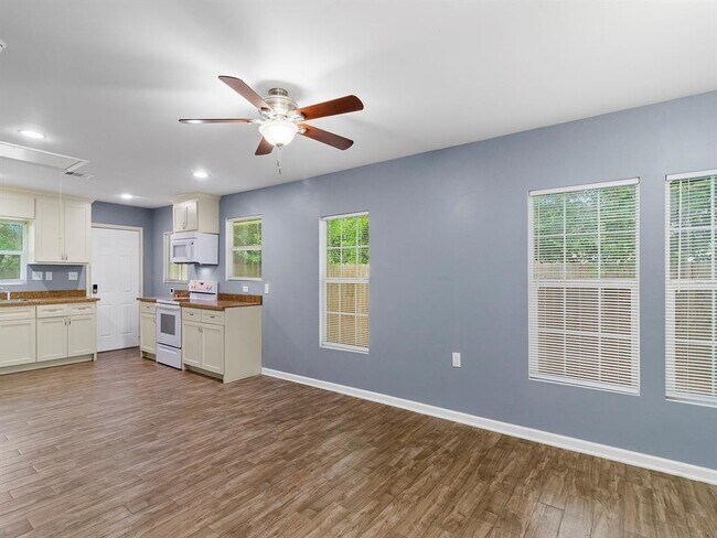 Photo - 2814 Francis St