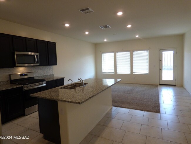 10208 N Crooked Peak Trail