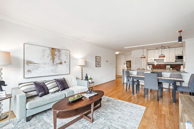 Photo - 2555 PENNSYLVANIA Ave NW Unit 907