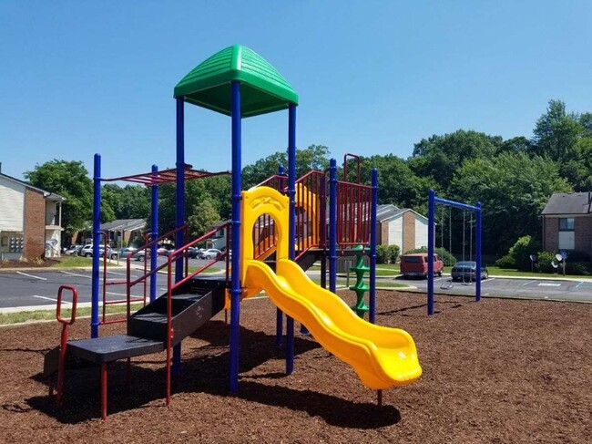 Photo - Woodland Crossing Apartments