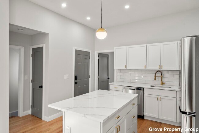 Photo - 531 E 5th St Unit 1