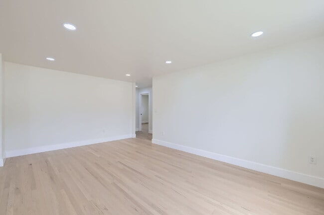 Photo - Beautifully Updated Duplex