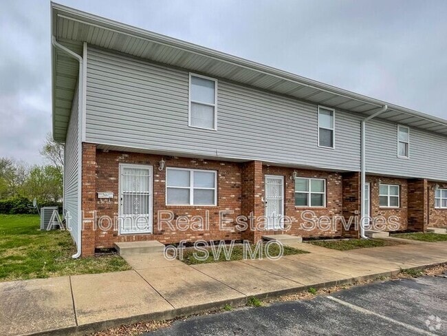 Building Photo - 649 N Main St Rental