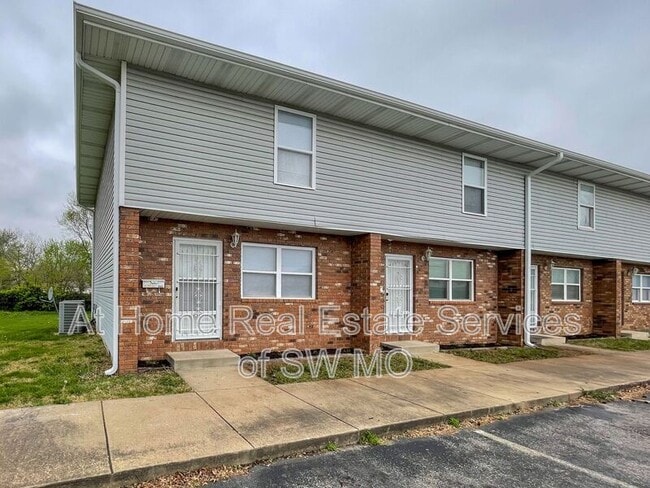 Photo - 649 N Main St Townhome