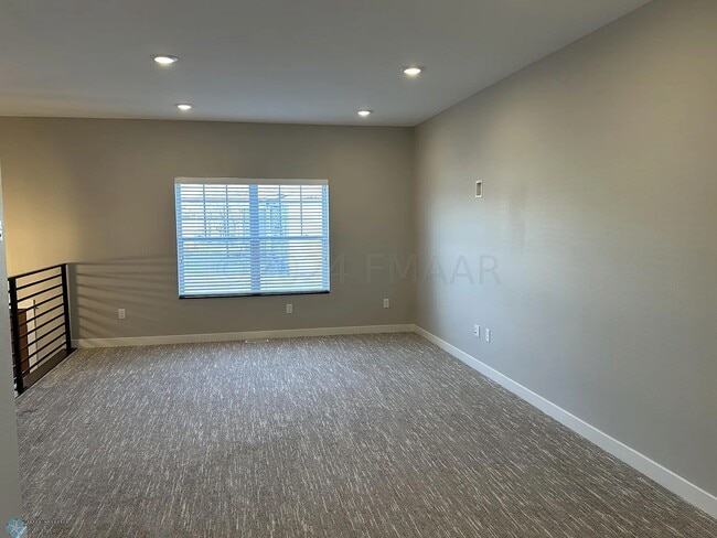 Photo - 5827 41st St S