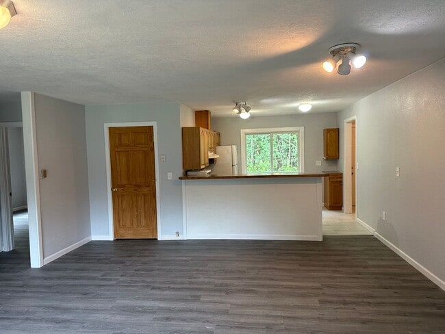 Photo - 2 Bed/ 2 Bath Single Family Home With a Ga...