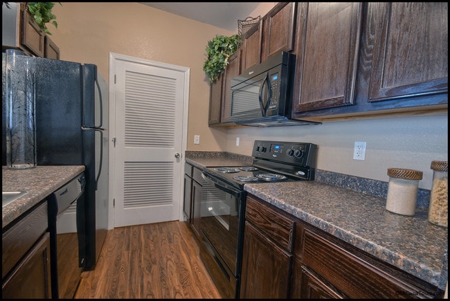 Photo - Paseo on Lee at Robert Wynn