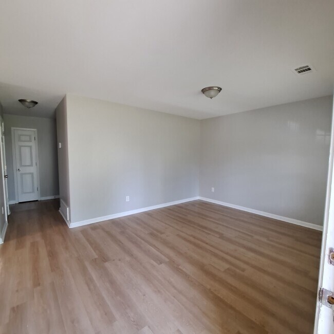 Photo - 1409 Reata Pass