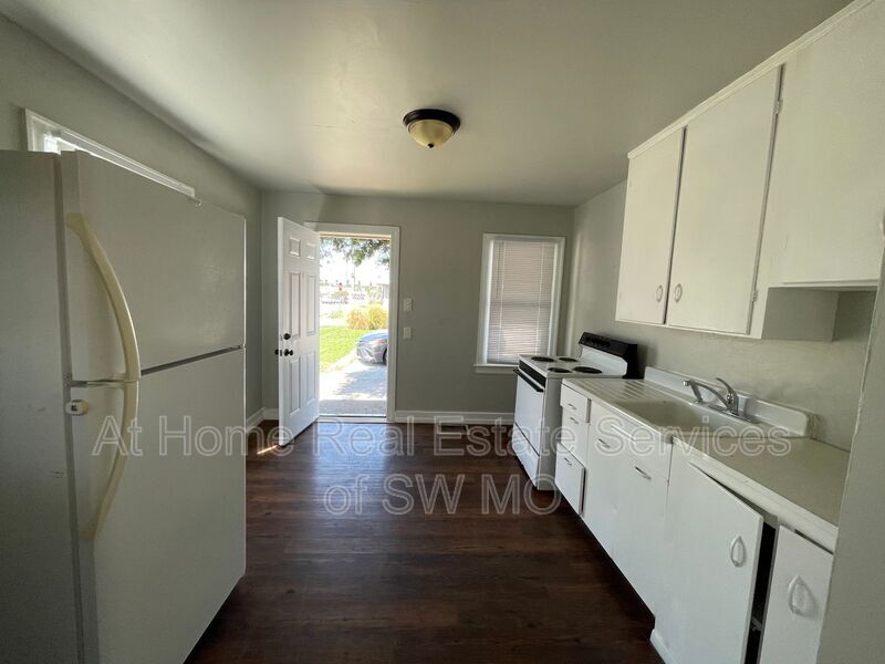 Photo - 217 W Grand St Unidad #4