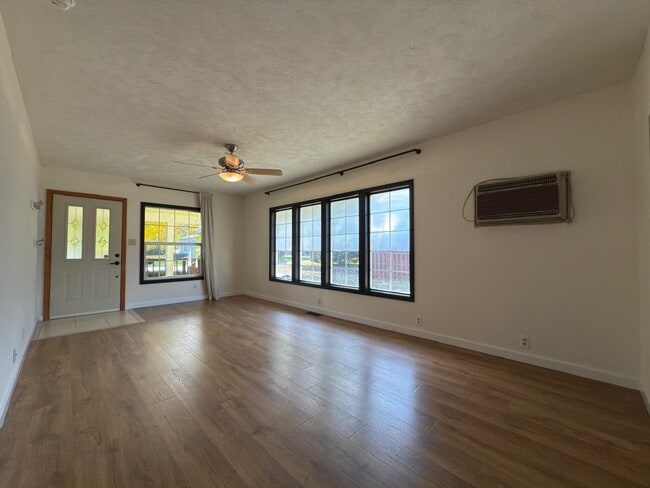 Photo - 8907 E Boone Ave