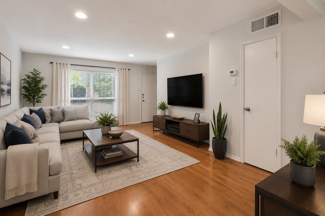 Building Photo - 4525 Gilbert Ave Unit 207