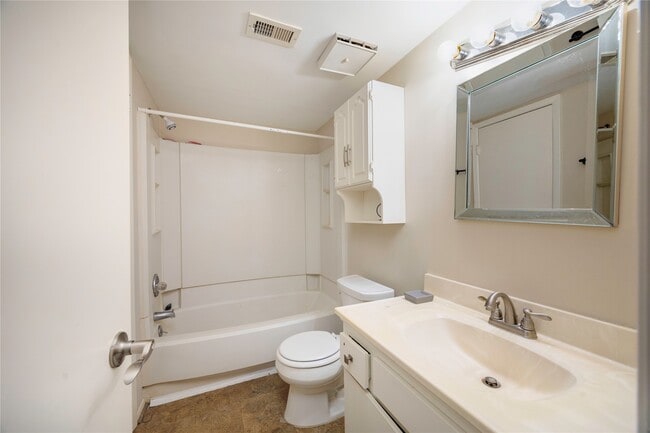 Building Photo - 13483 Garden Grove Unit ST723 Rental