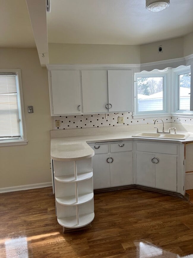 Building Photo - Amazing 3 Bedrooms with Rec Room Single Family in an Excellent Neighborhood!