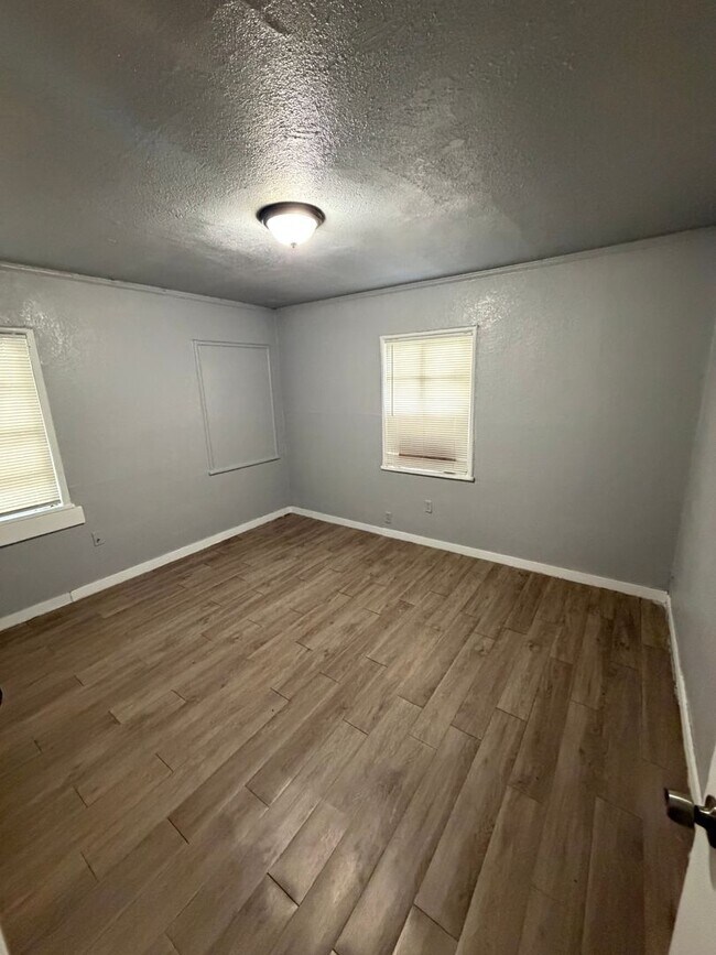 Photo - Single-Family Home Available in 76107