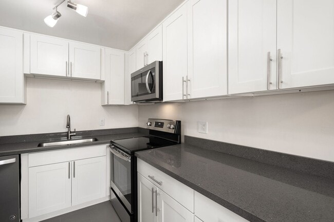 Photo - 2 Bed 1 Bath at Linden West! Unit 907