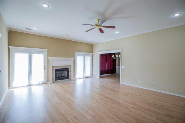 Photo - 115 NW Orchard Way