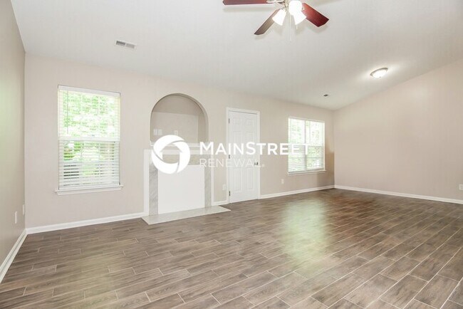Photo - 3 Bedroom Pet-Friendly Home in Gastonia, NC with Main Street Renewal