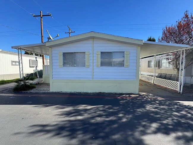 Building Photo - 41 Crooks St