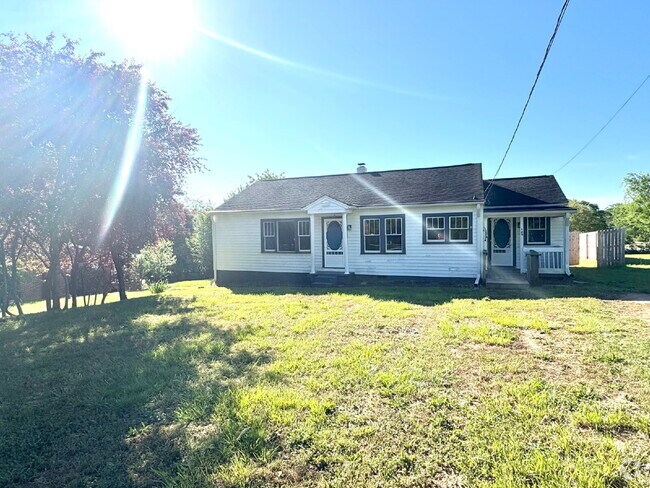 Building Photo - Charming 3-Bed, 2-Bath Home in Westminster...