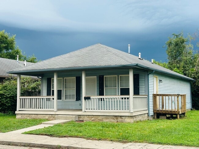 Photo - 746 Edgemont Ave