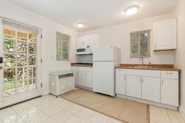 Photo - 155 Peruvian Ave Unit Back Cottage