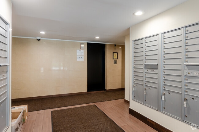 Elevator - 536 W. Addison