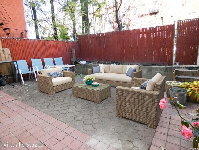 Photo - 221 E 110th St Apartamento Unidad 1