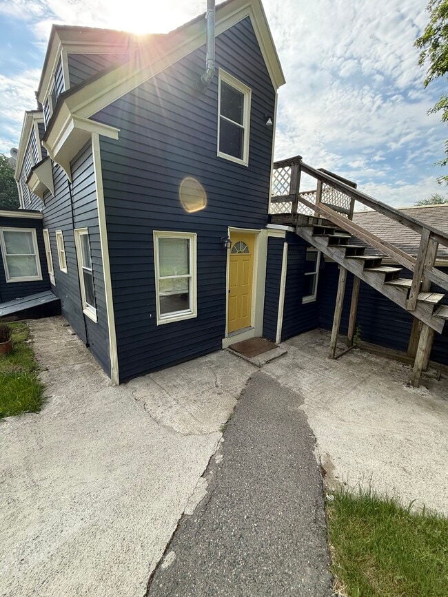 Photo - 136 Shaw St Unit #1