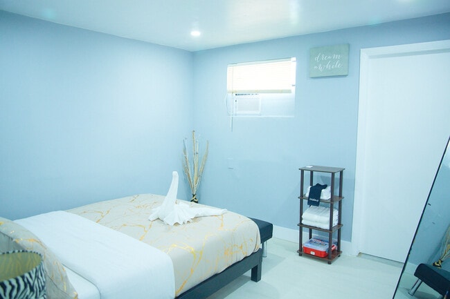 Photo - 414 N 60th Way Unit 414 N 60th Way Apt #1