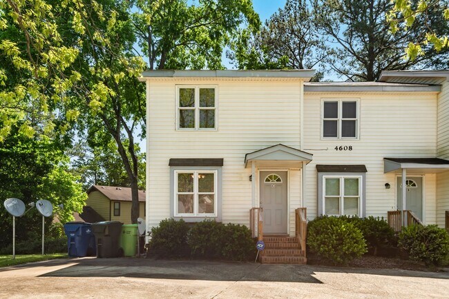 Photo - Lovely 2 Bedroom End Unit Townhome in NE R...