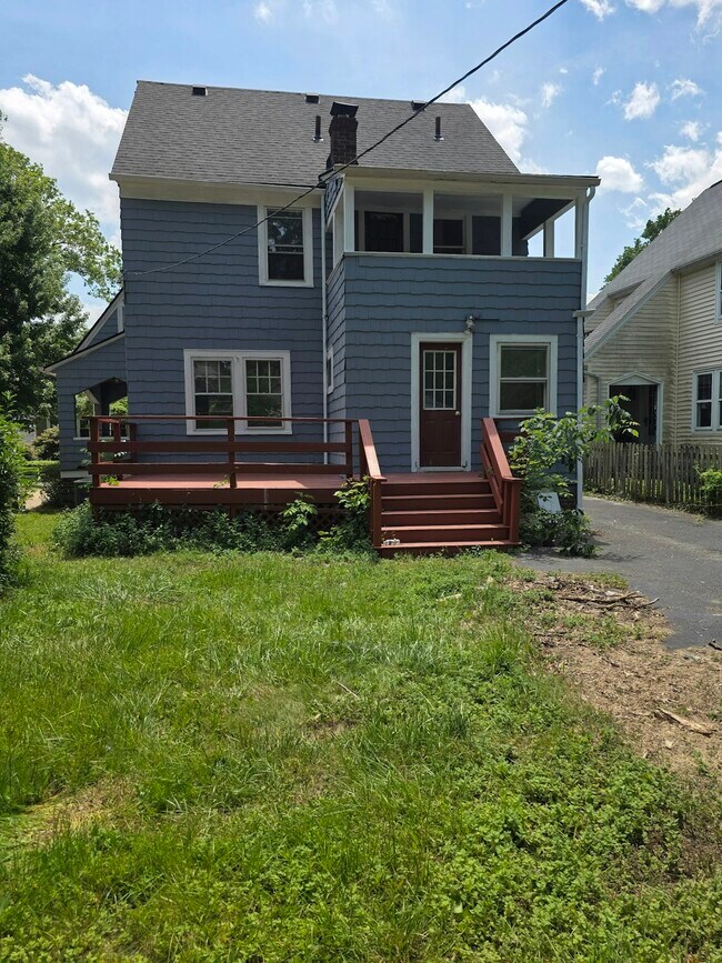 3953 Elmwood Rd