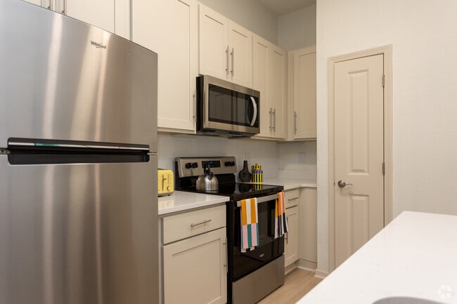 Interior Photo - Silver Collection at Waterford Rental