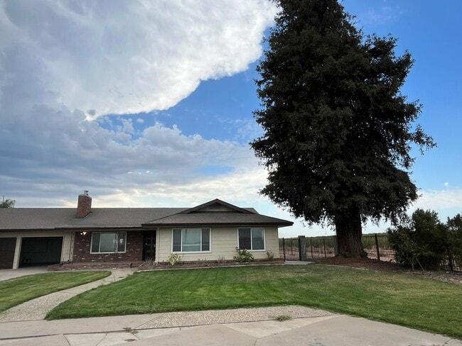 Photo - Ranchette/Oakdale