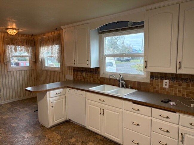 Photo - Charming home with large bedrooms